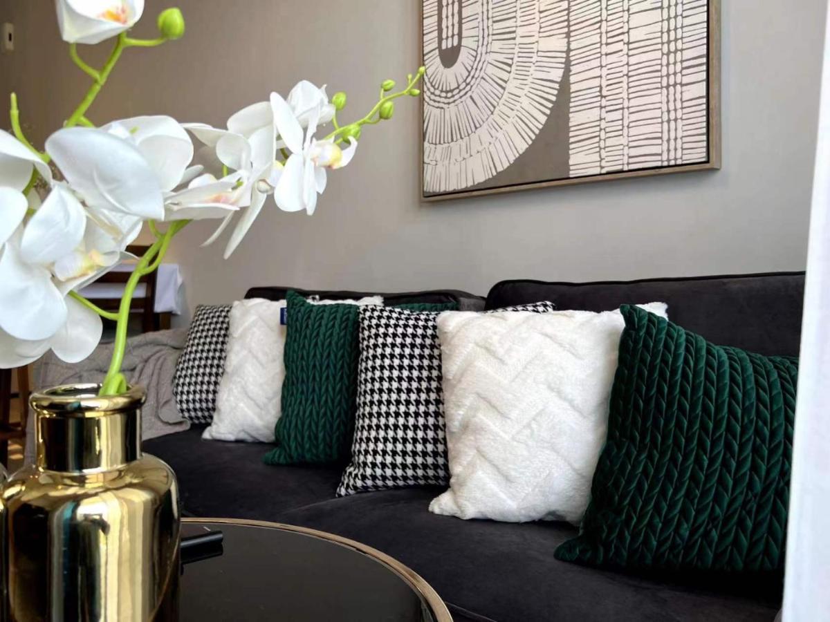 The Luxe By Infinitum By Qc Aparthotel Kuala Lumpur Luaran gambar