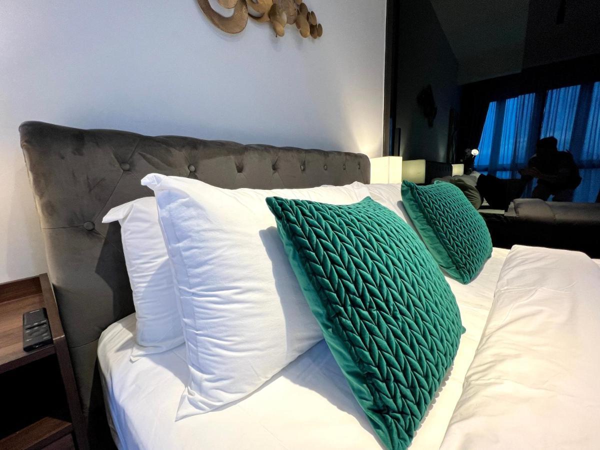 The Luxe By Infinitum By Qc Aparthotel Kuala Lumpur Luaran gambar