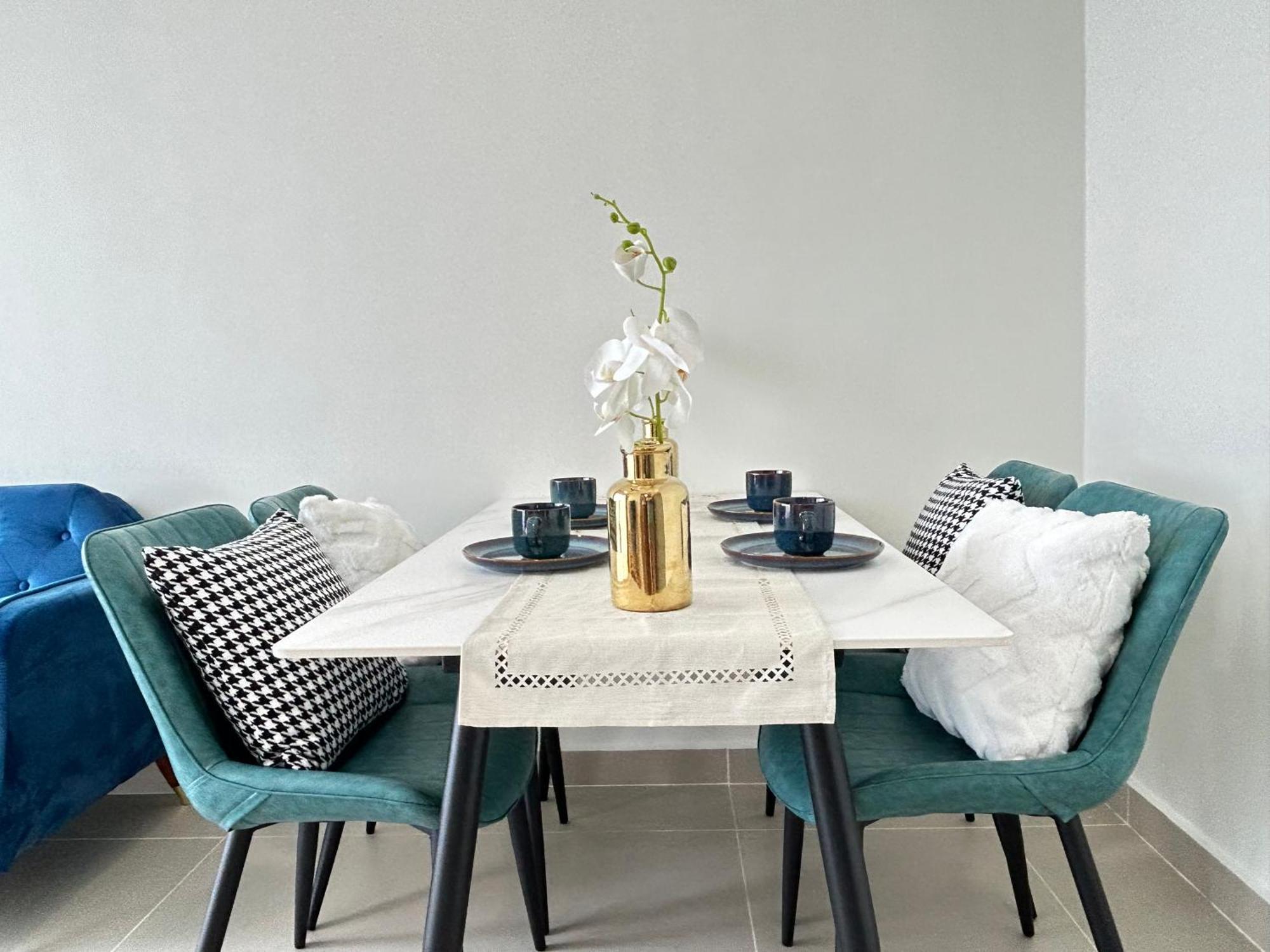 The Luxe By Infinitum By Qc Aparthotel Kuala Lumpur Luaran gambar